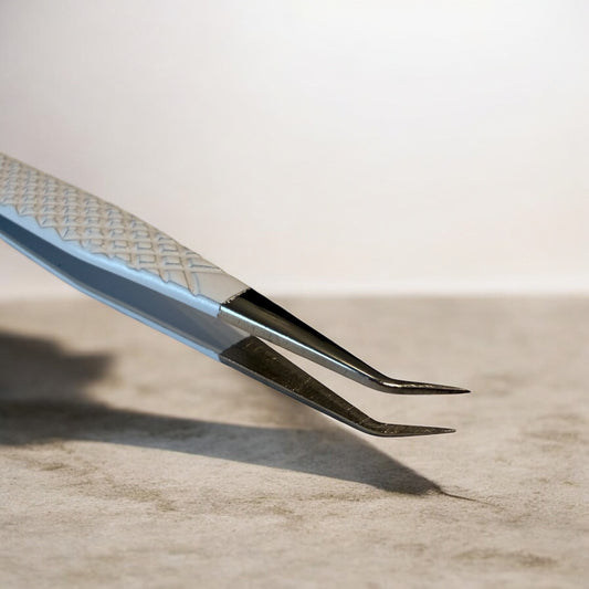 L-SHAPE 30º PETITE TWEEZER CLOUD DANCER COLLECTION