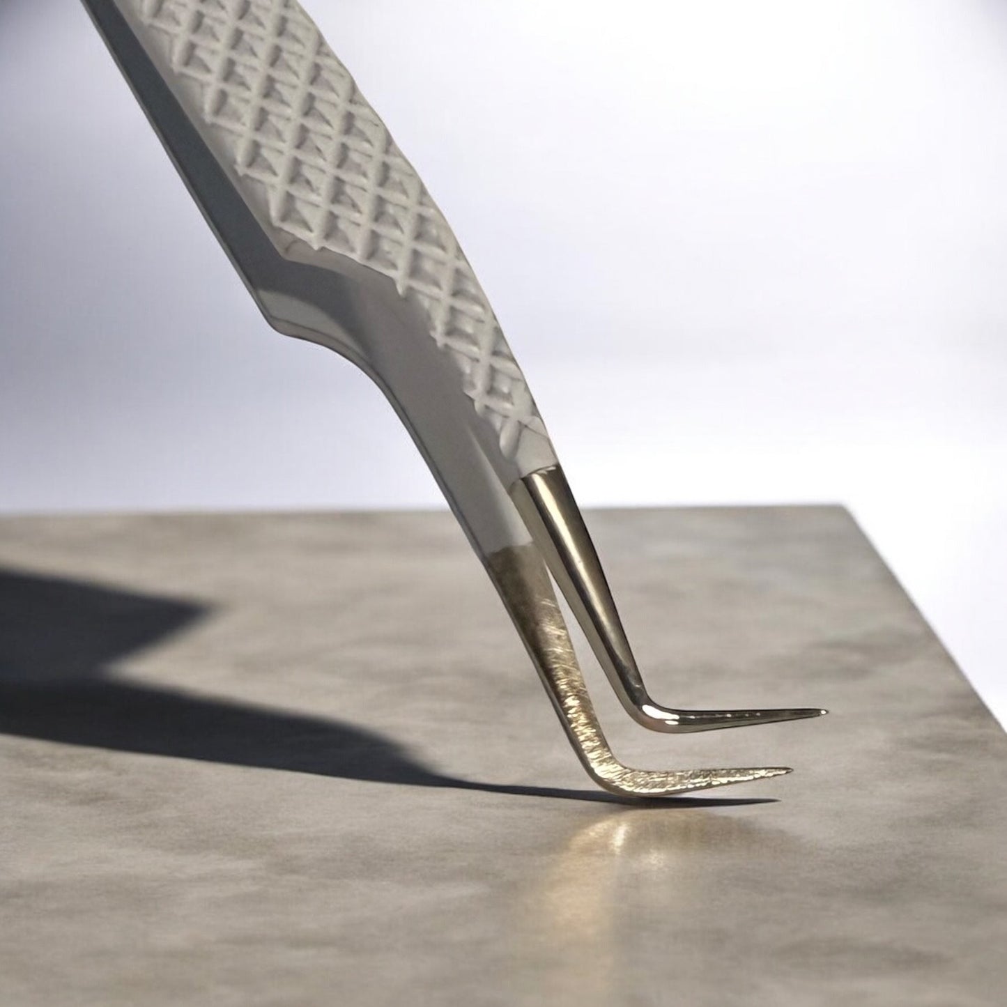 L-SHAPE 90º TWEEZER CLOUD DANCER COLLECTION